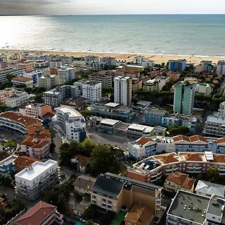 Contemporary With Rooftop Swimming Pool Apartment Bibione